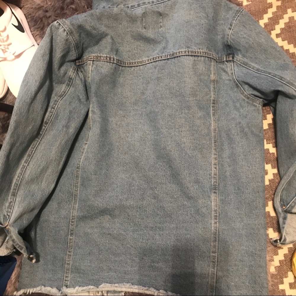 ☄️☄️SOLD🍓🍓🍓🍓 Distressed denim jacket - Picture 3 of 3